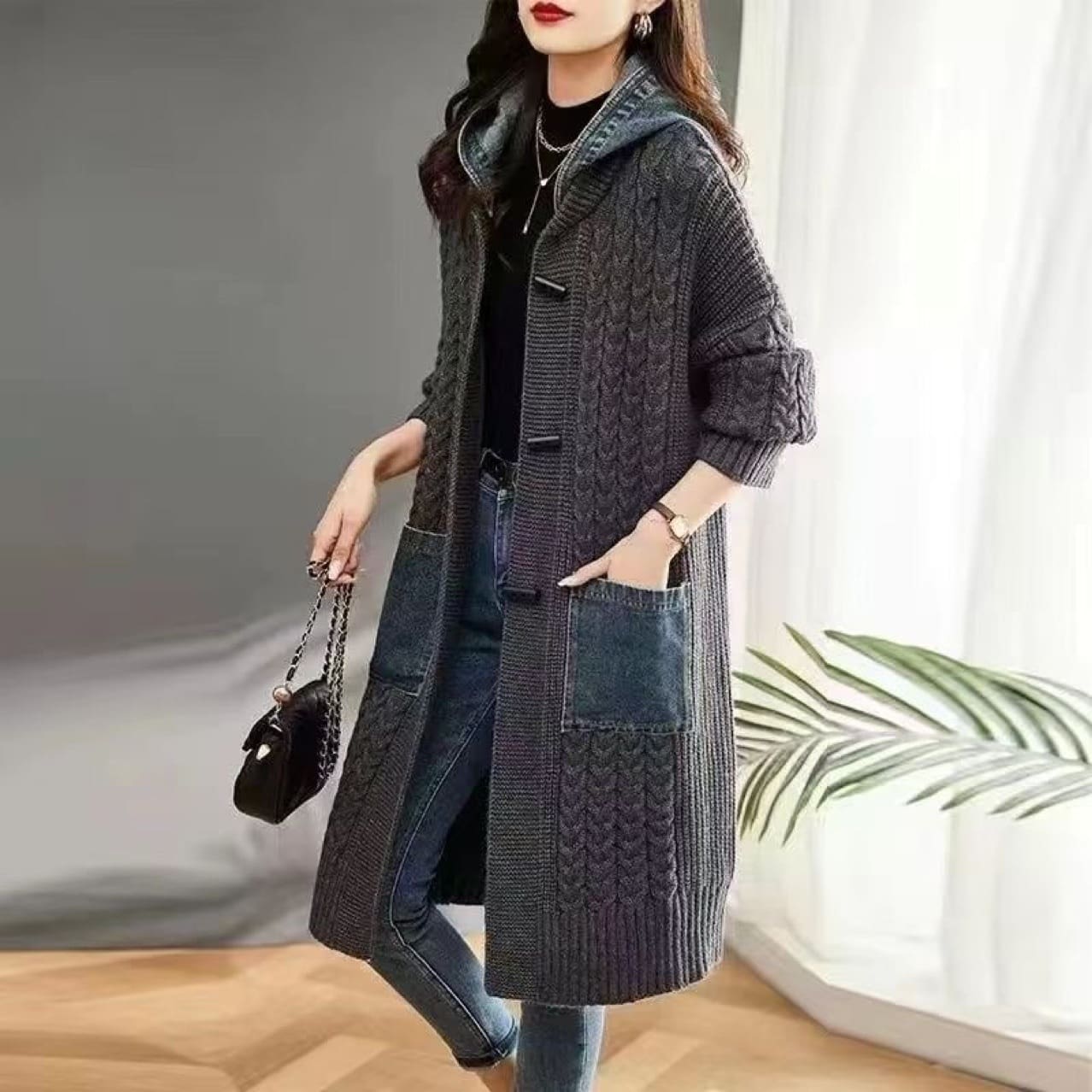 Cardigan primaverile e autunnale di media lunghezza, con cappuccio, lavorato a maglia