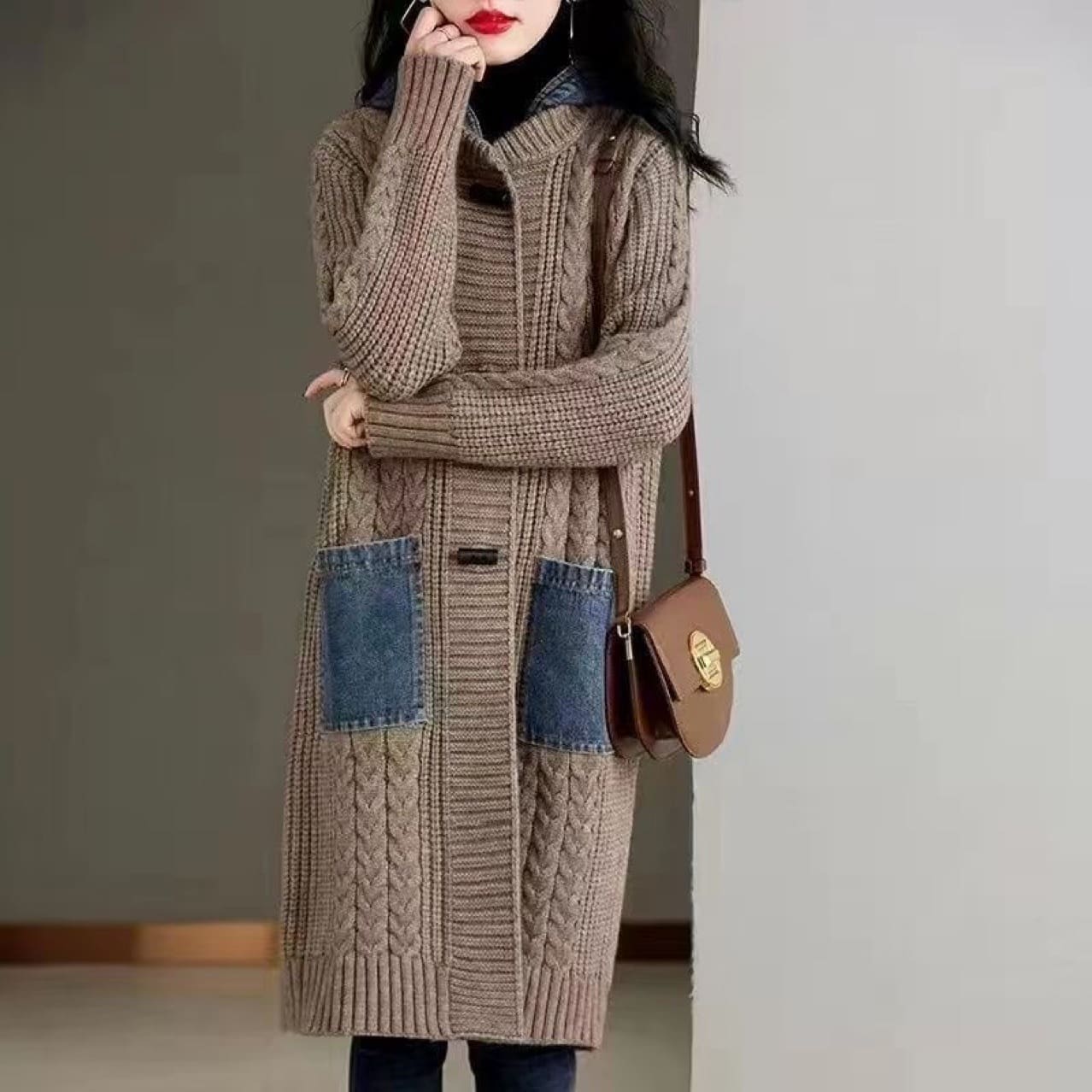 Cardigan primaverile e autunnale di media lunghezza, con cappuccio, lavorato a maglia - immagine 6