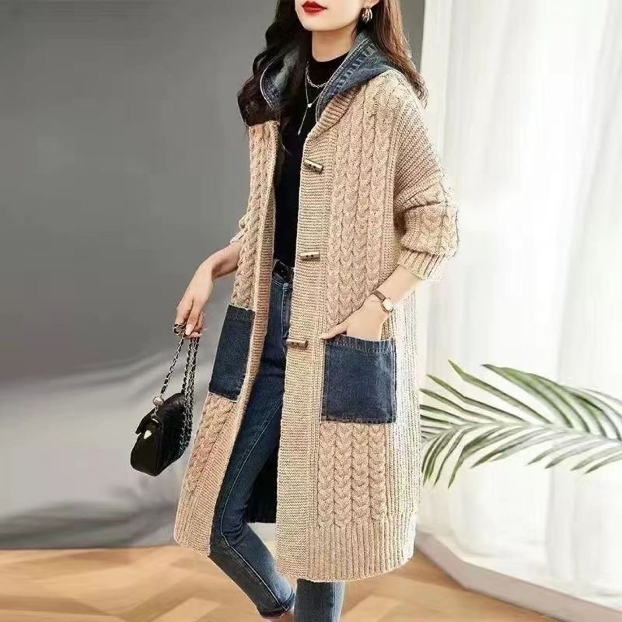 Cardigan primaverile e autunnale di media lunghezza, con cappuccio, lavorato a maglia - immagine 2